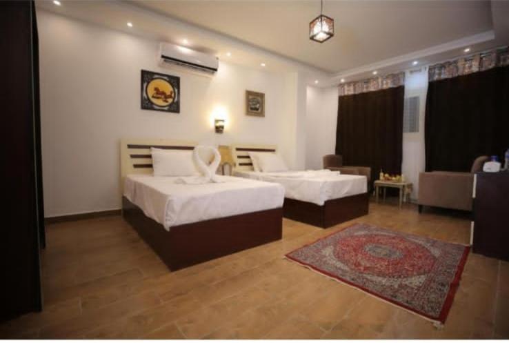 Pyramid View Gh Hotel Kafrat al Jabal Exterior photo