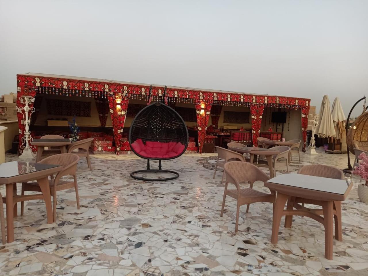 Pyramid View Gh Hotel Kafrat al Jabal Exterior photo