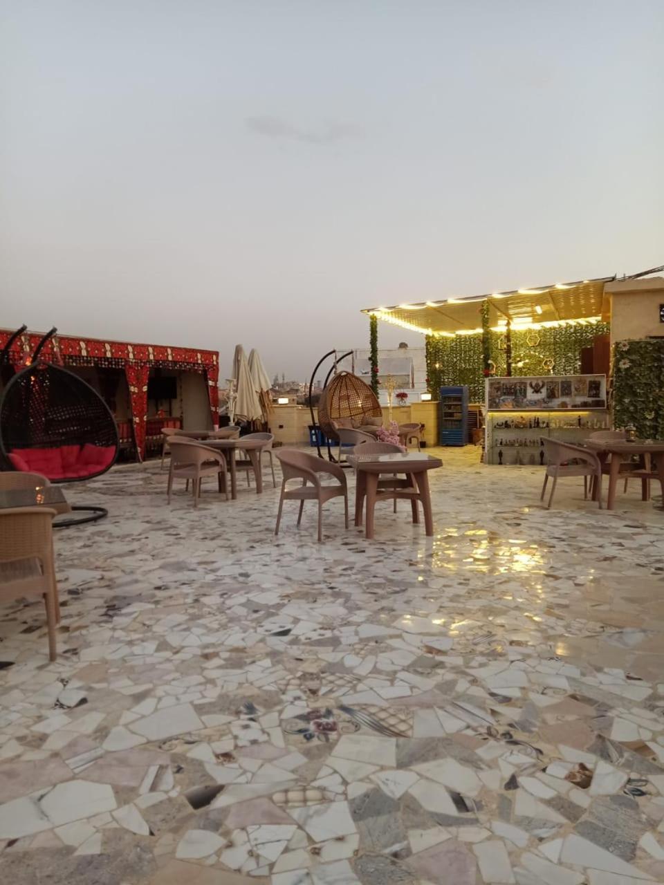 Pyramid View Gh Hotel Kafrat al Jabal Exterior photo